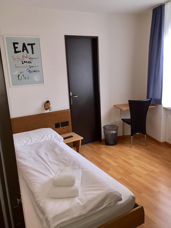 Hotel & Restaurant Stadthof Glarus Exterior photo