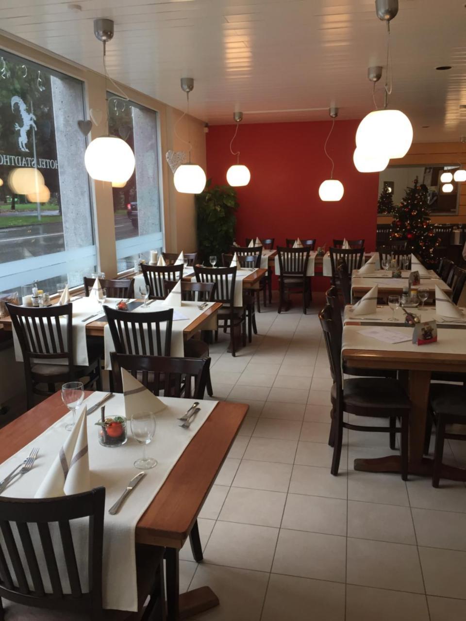 Hotel & Restaurant Stadthof Glarus Exterior photo